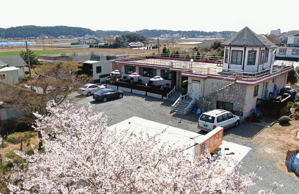 Cheongsachorong Pension Gapyeong Taean Bagian luar foto