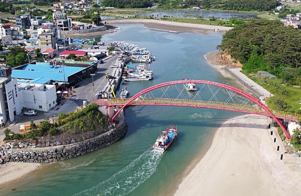 Cheongsachorong Pension Gapyeong Taean Bagian luar foto